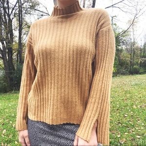 mustard yellow ribbed boho sweater🌿